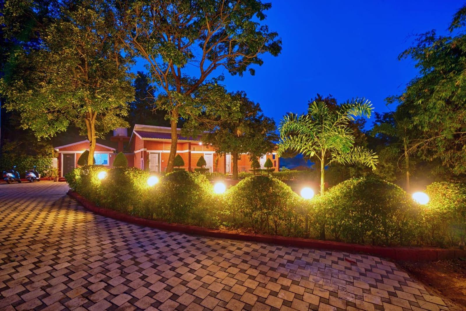 Serenity Resort Panhāla 外观 照片