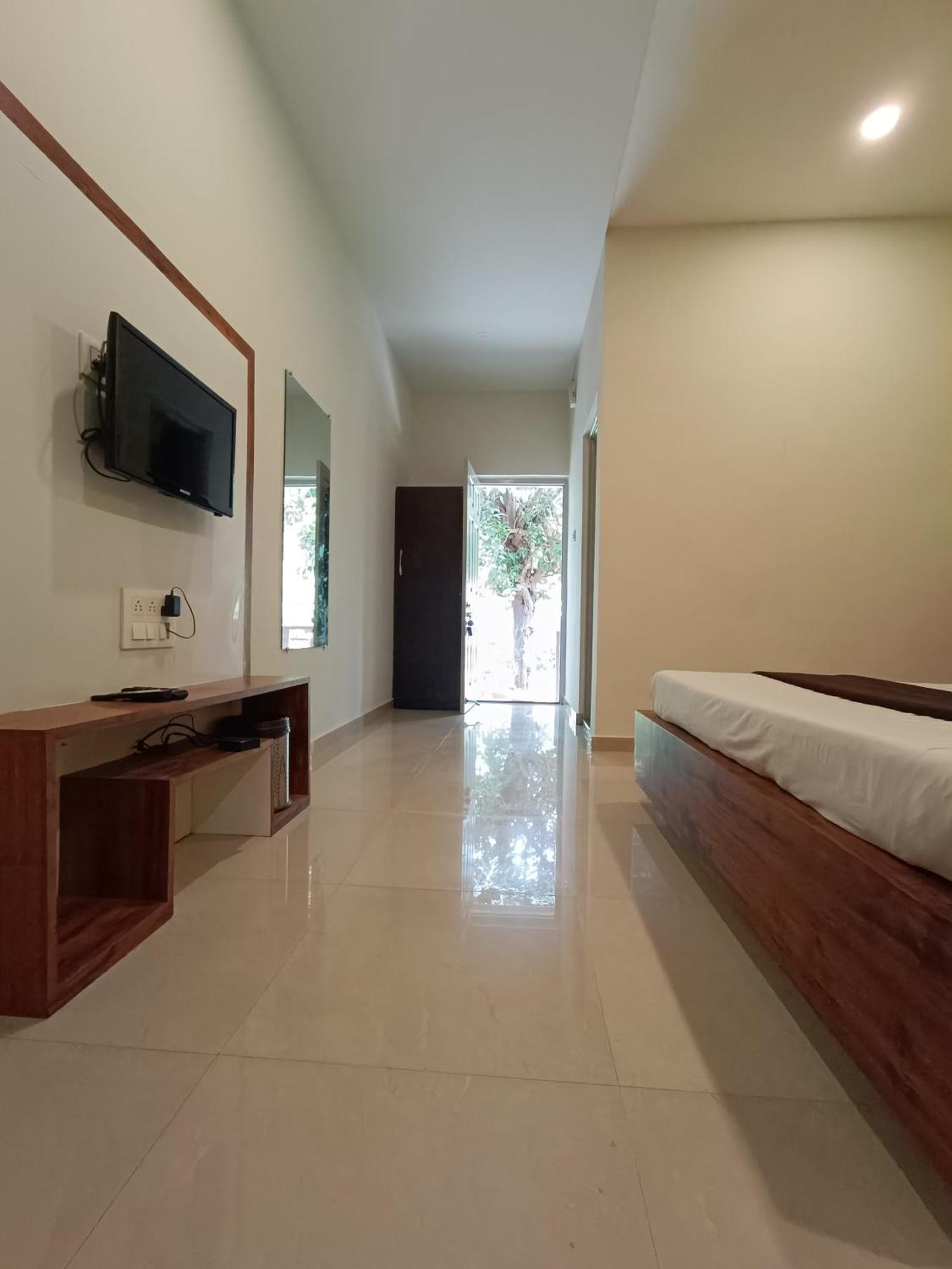 Serenity Resort Panhāla 外观 照片